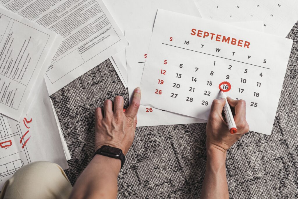 Calendario que representa el plazo de seis meses para liquidar una herencia
